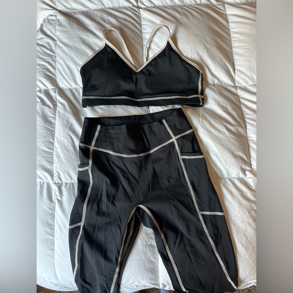 Black High-Waist Leggings with Contrast Stitching & V-Neck Sports Bra